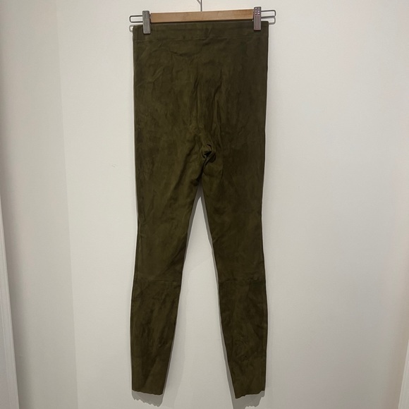 NWOT Alice + Olivia Maddox Suede Leggings - Picture 4 of 6